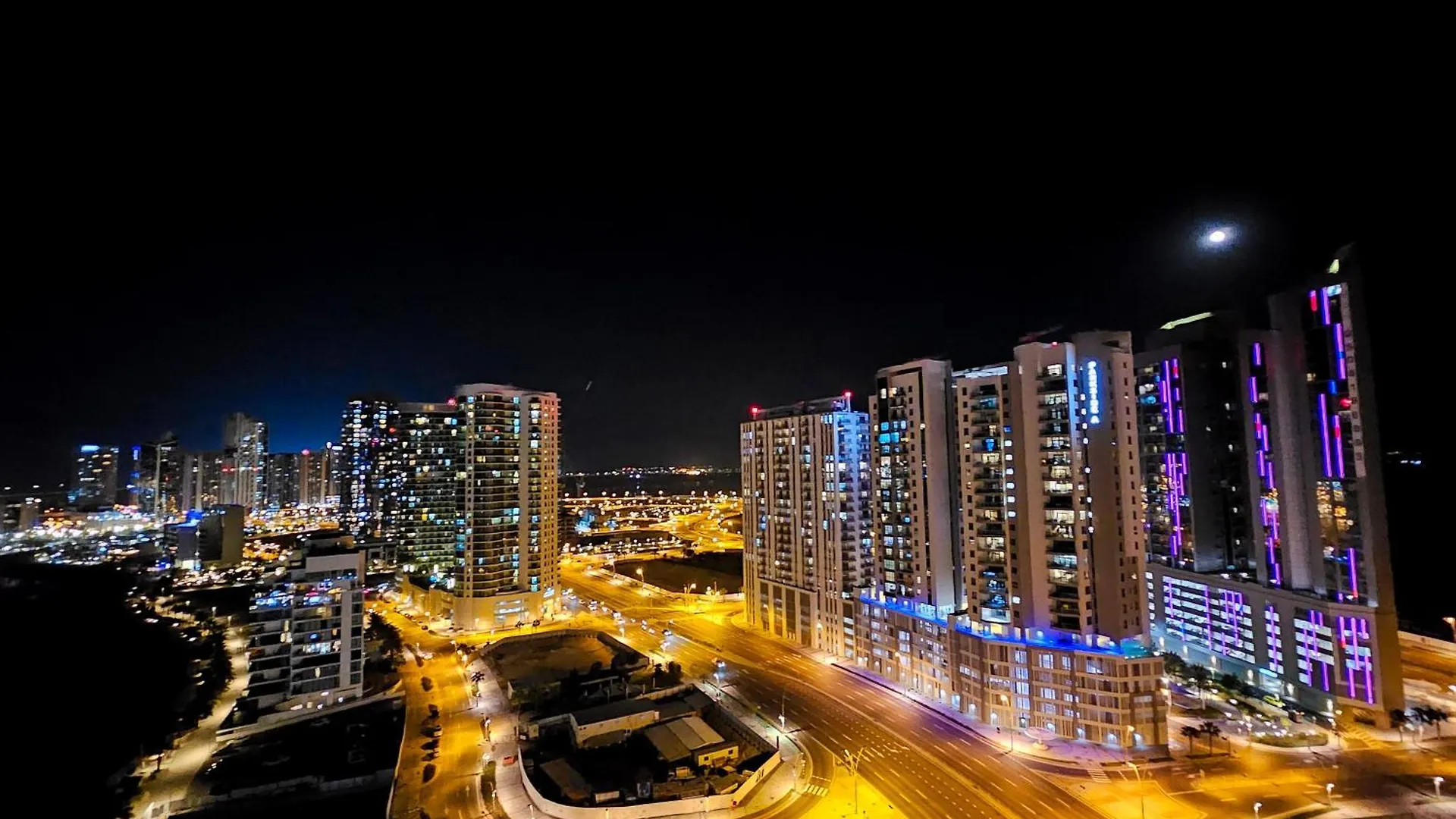 Apartamento Waterfront Tropical Themed 2 Br Abu Dabi